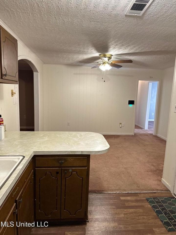 6325 Abraham Lincoln Dr - Photo 3 of 14