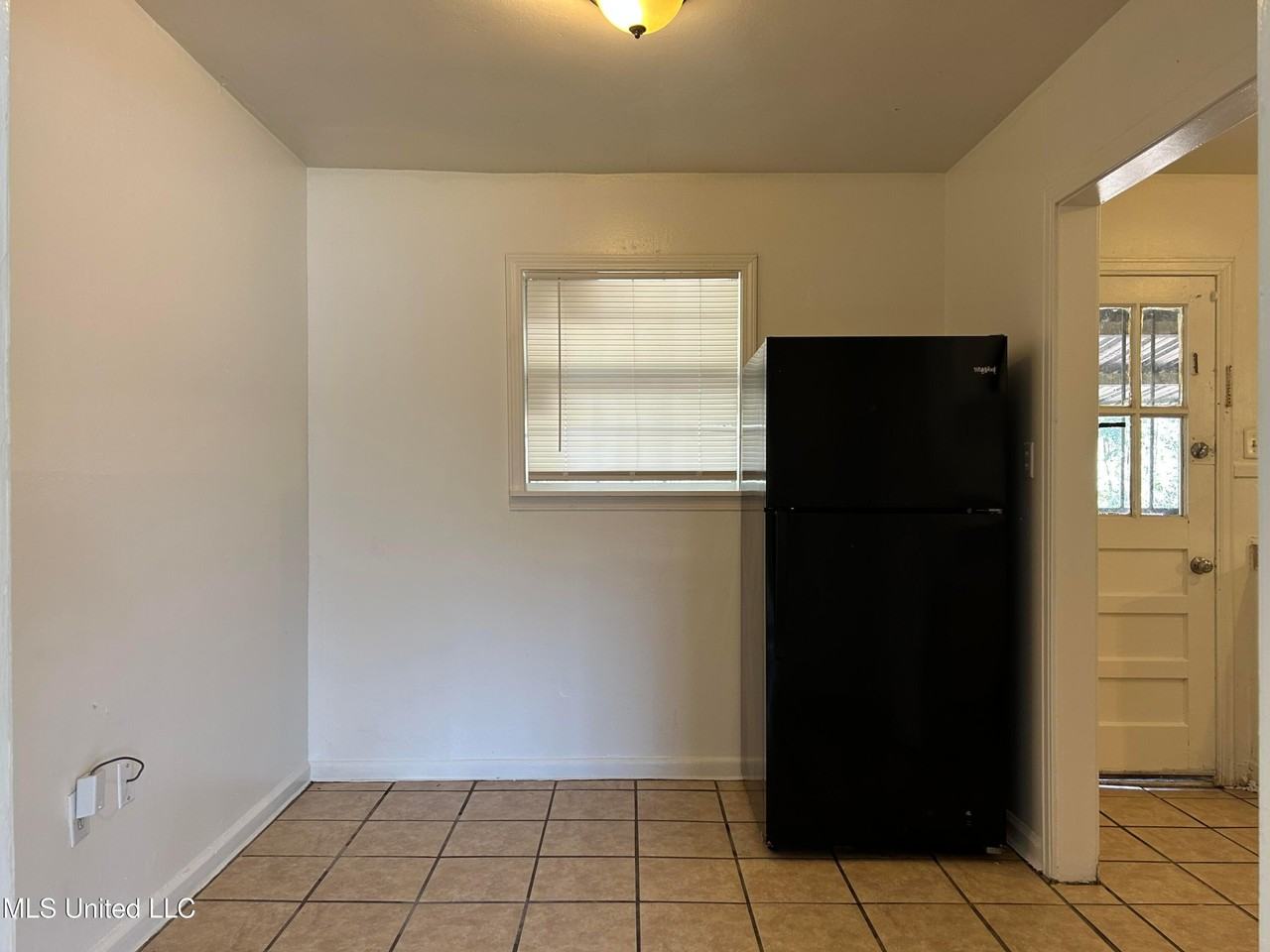 230 Savanna St - Photo 5 of 18