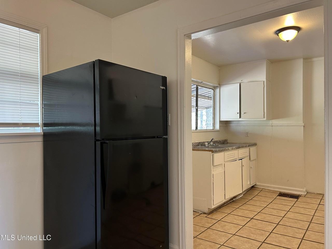 230 Savanna St - Photo 6 of 18