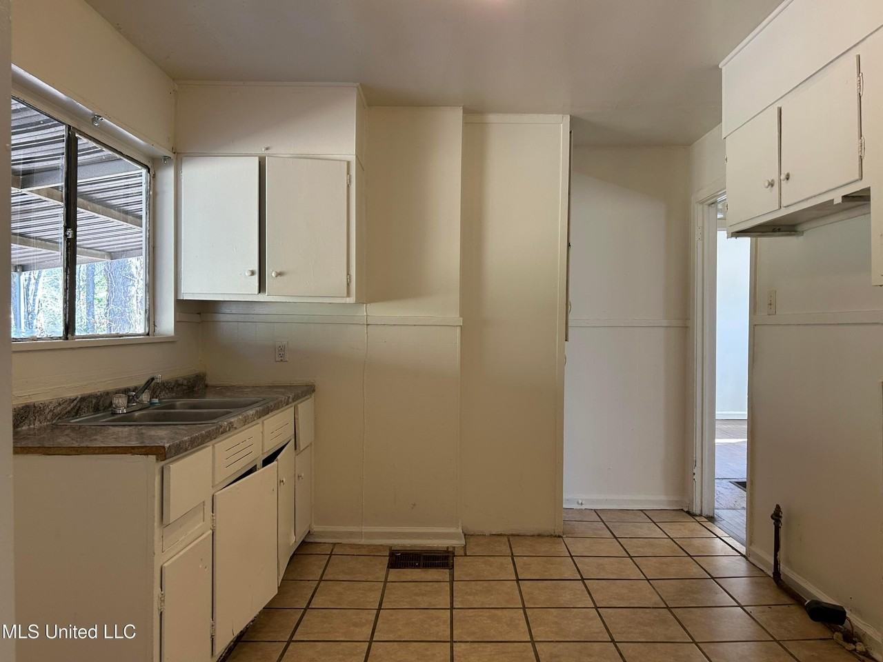 230 Savanna St - Photo 7 of 18