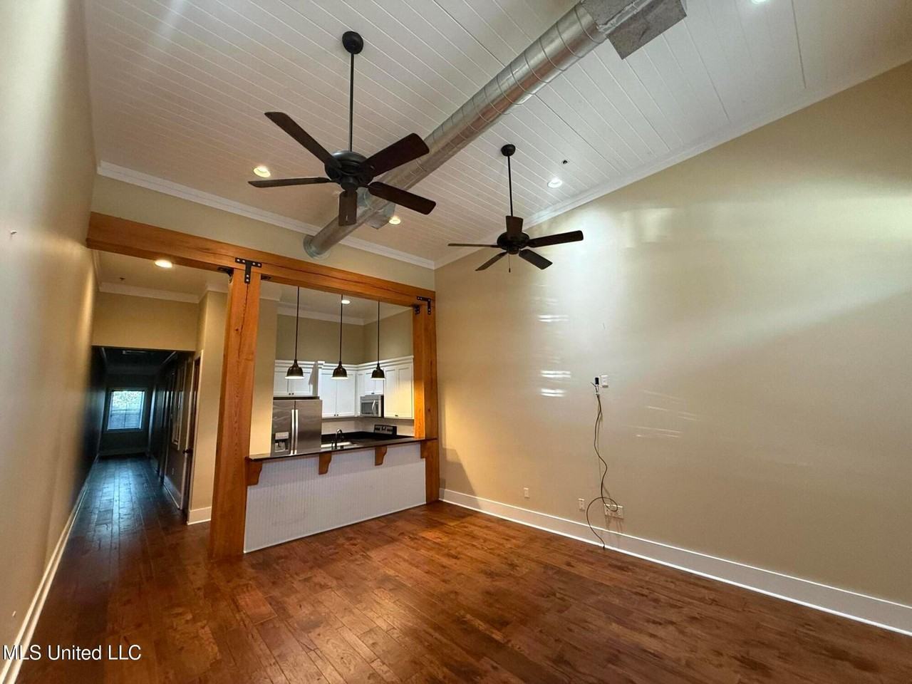 300 Monroe St - Photo 3 of 6