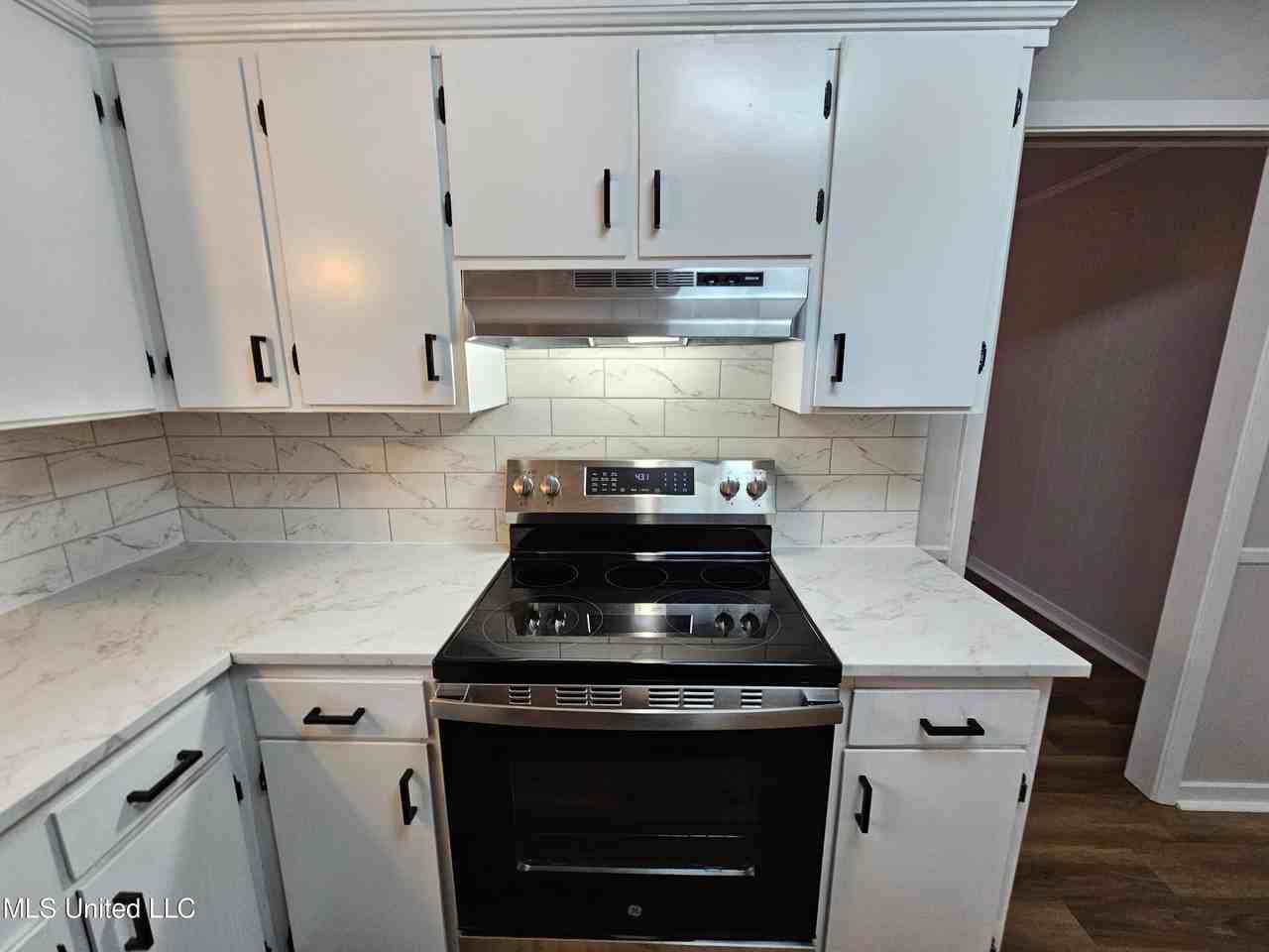 827 Briarfield Rd - Photo 6 of 11