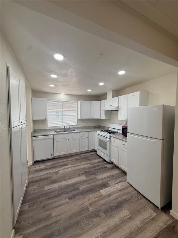 2995 E Ames Ave - Photo 4 of 10