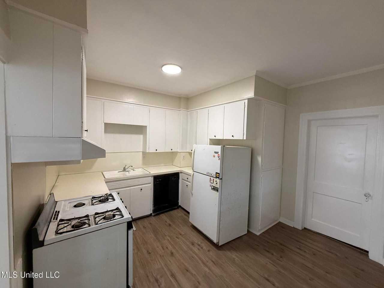 1202 E Fortification St - Photo 5 of 11