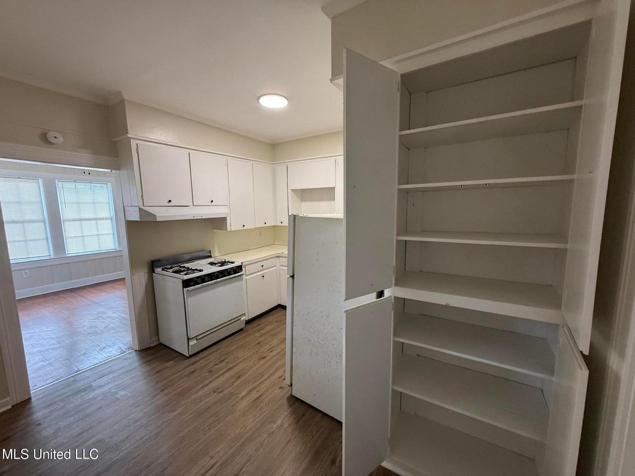 1202 E Fortification St - Photo 6 of 11