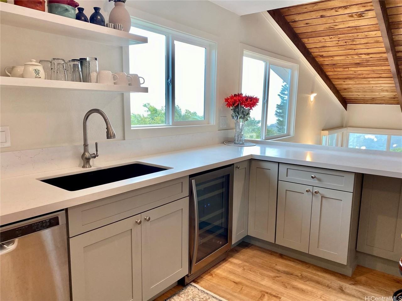 2164 Halekoa Dr - Photo 3 of 25