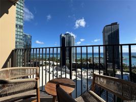 featured image of 987 Queen St #2002