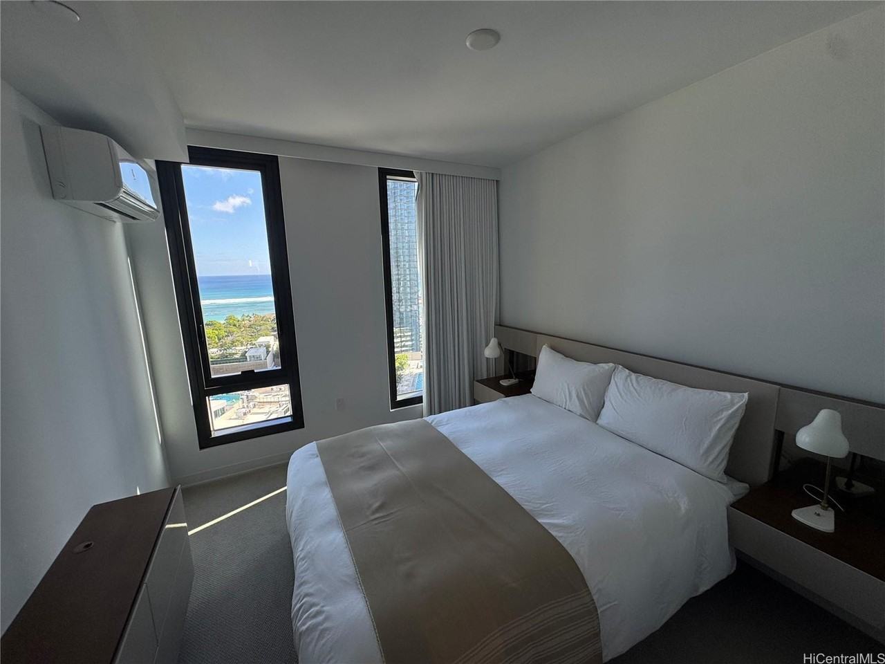 987 Queen St #2002 - Photo 5 of 9