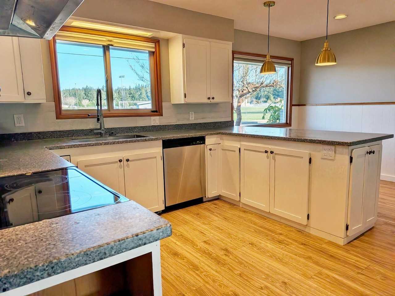 1038 Ne 19th Ave - Photo 3 of 27