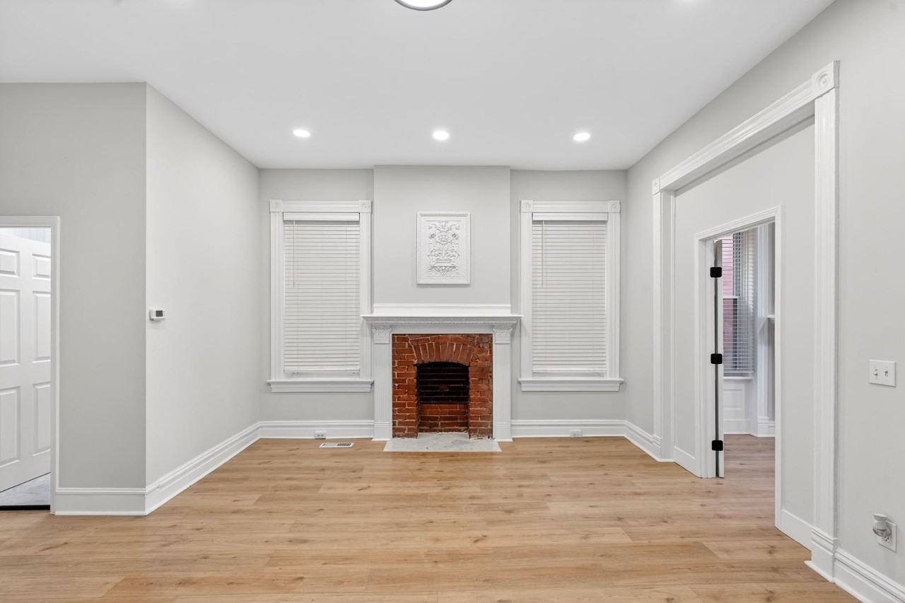 2219-2221 Benton Ter - Photo 3 of 10