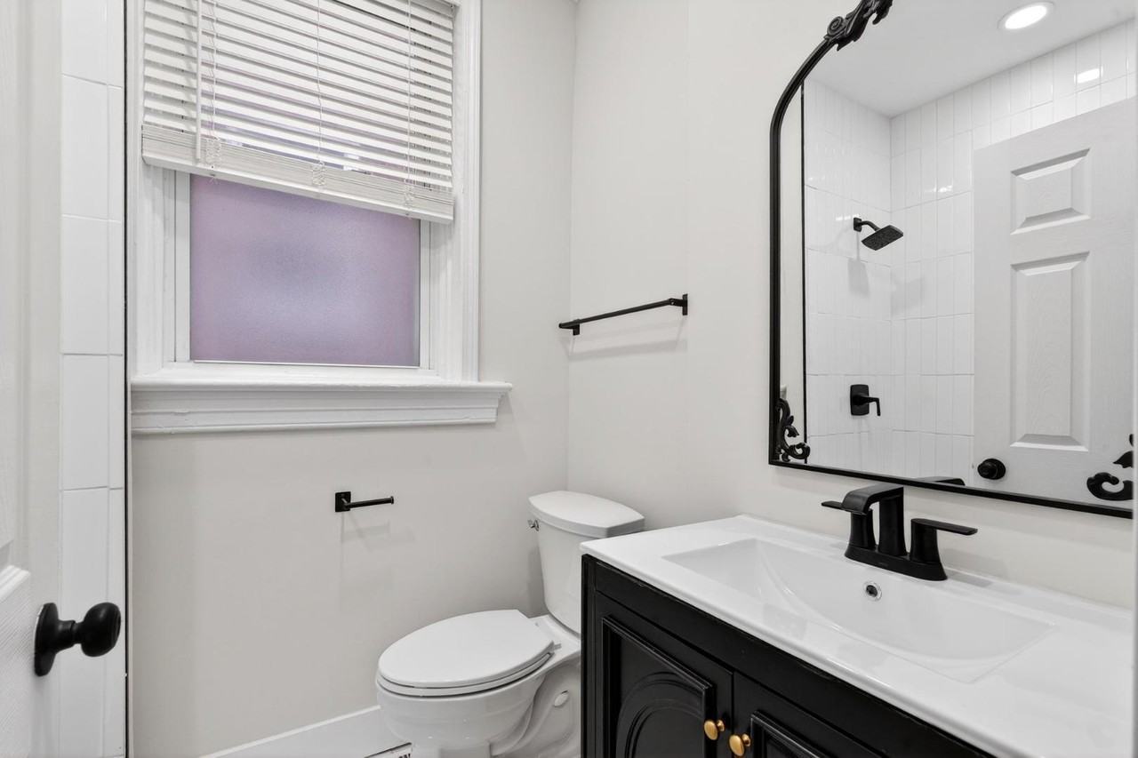 2219-2221 Benton Ter - Photo 4 of 10