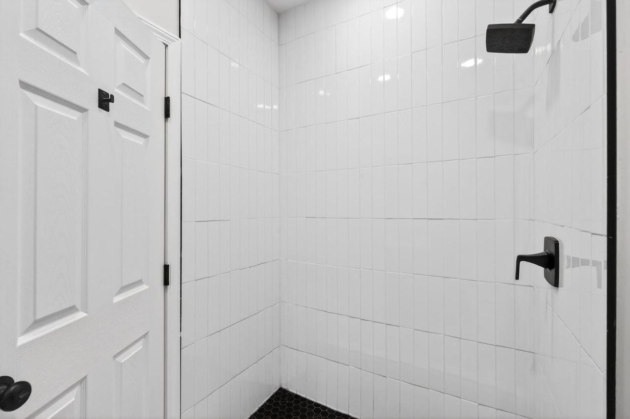 2219-2221 Benton Ter - Photo 5 of 10