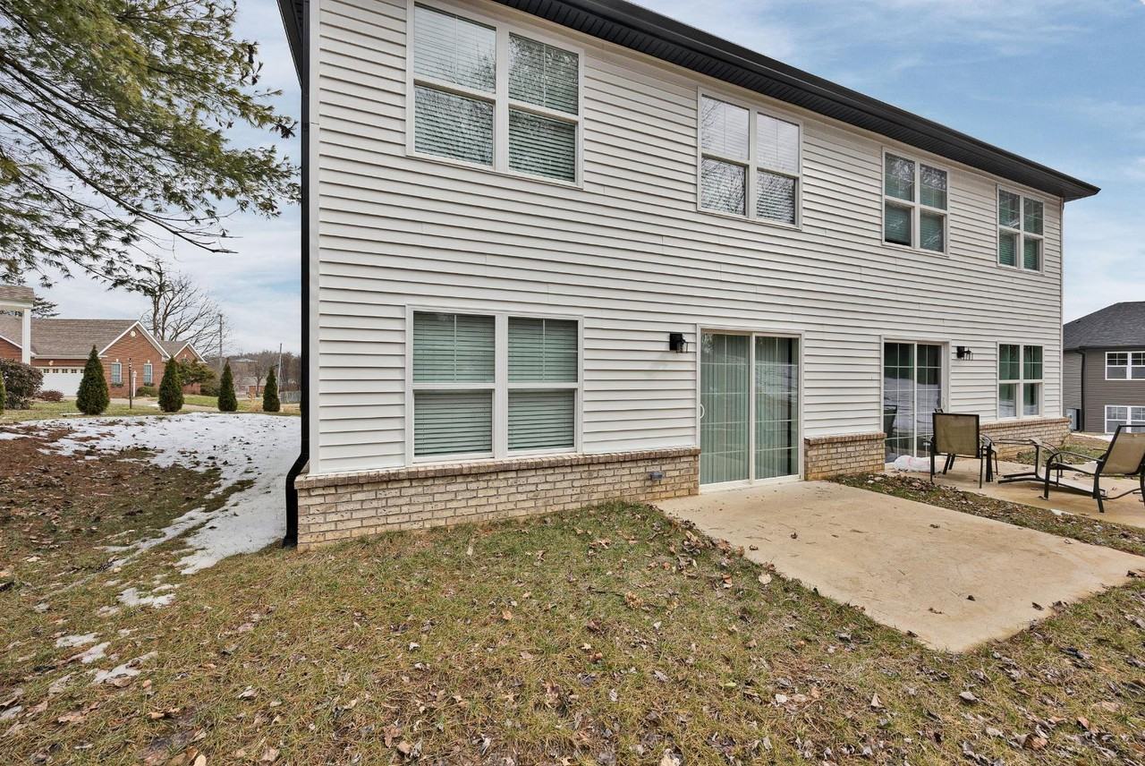 204 Hunter Ln - Photo 7 of 20