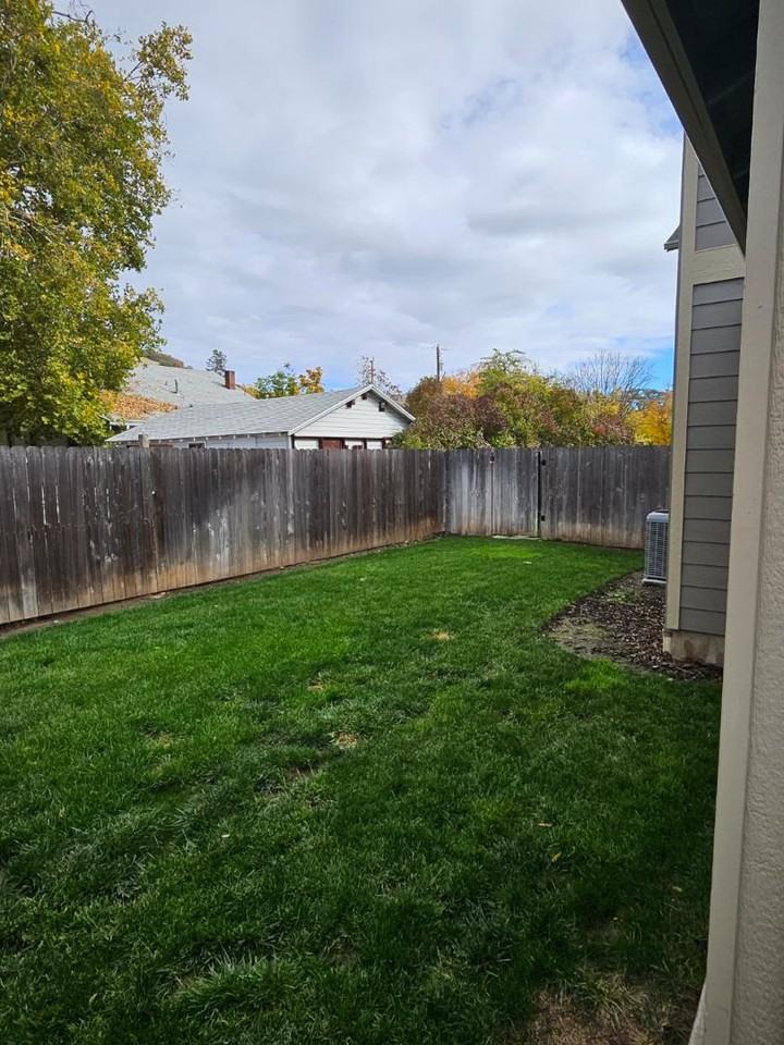 141 Rivers Edge Ct - Photo 6 of 11