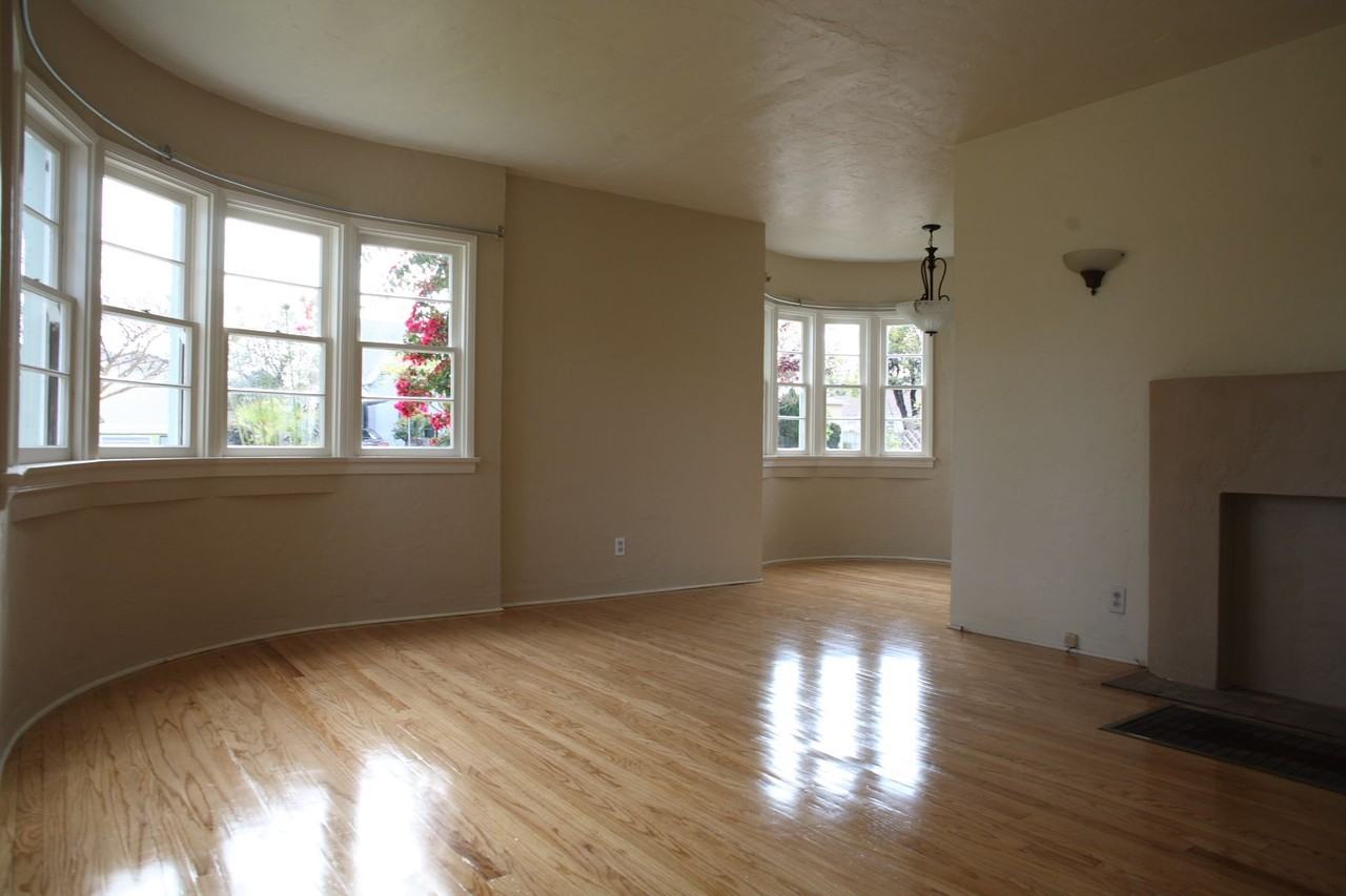 2505 20th St #2505 - Photo 3 of 8