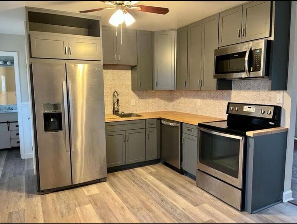 1425 Deacon St - Photo 3 of 11