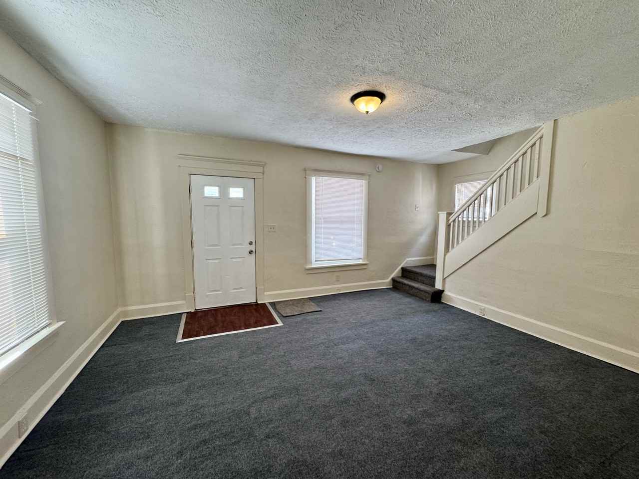 2619 Clyde Pl Sw #NA - Photo 2 of 9