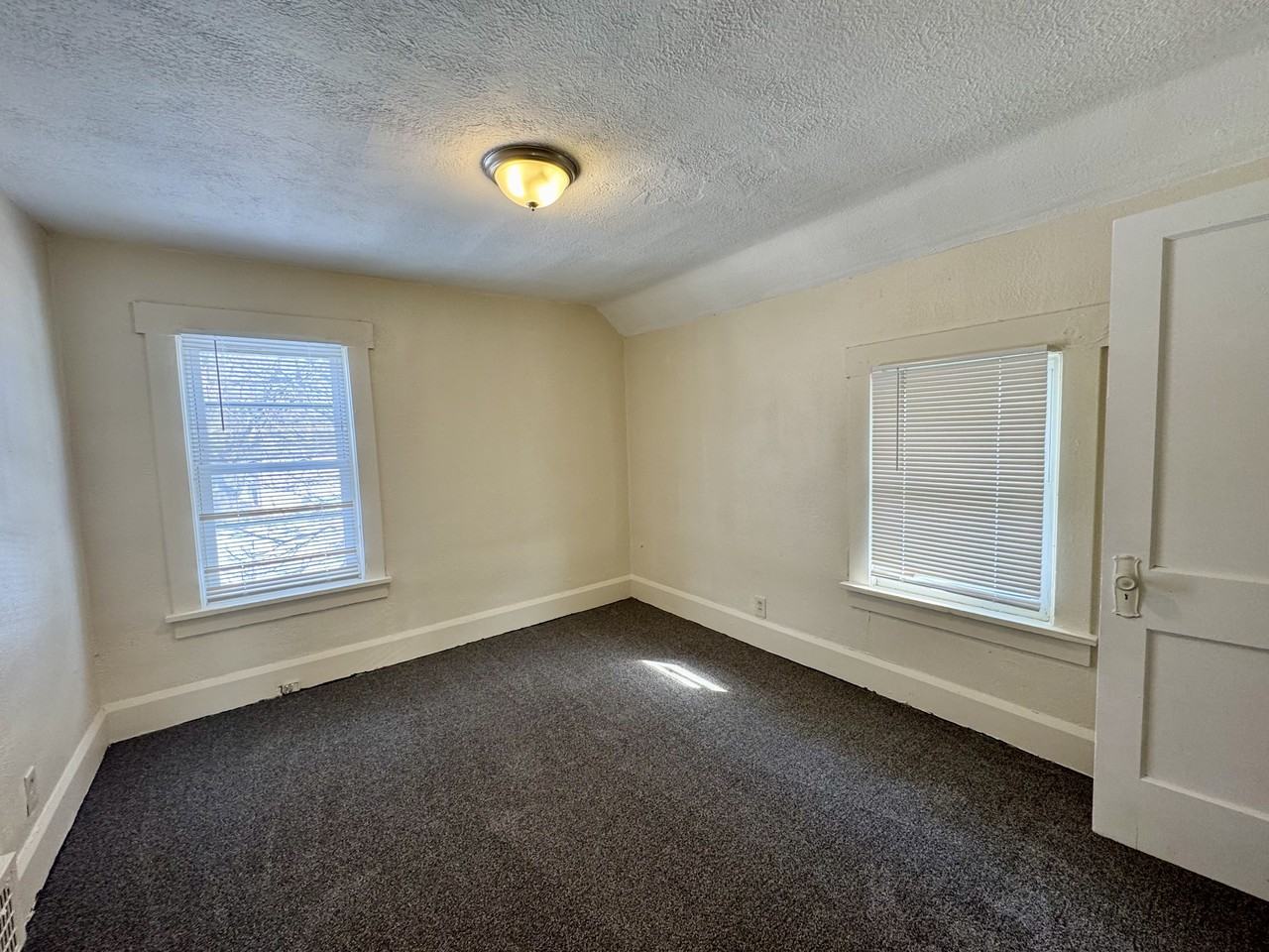 2619 Clyde Pl Sw #NA - Photo 5 of 9