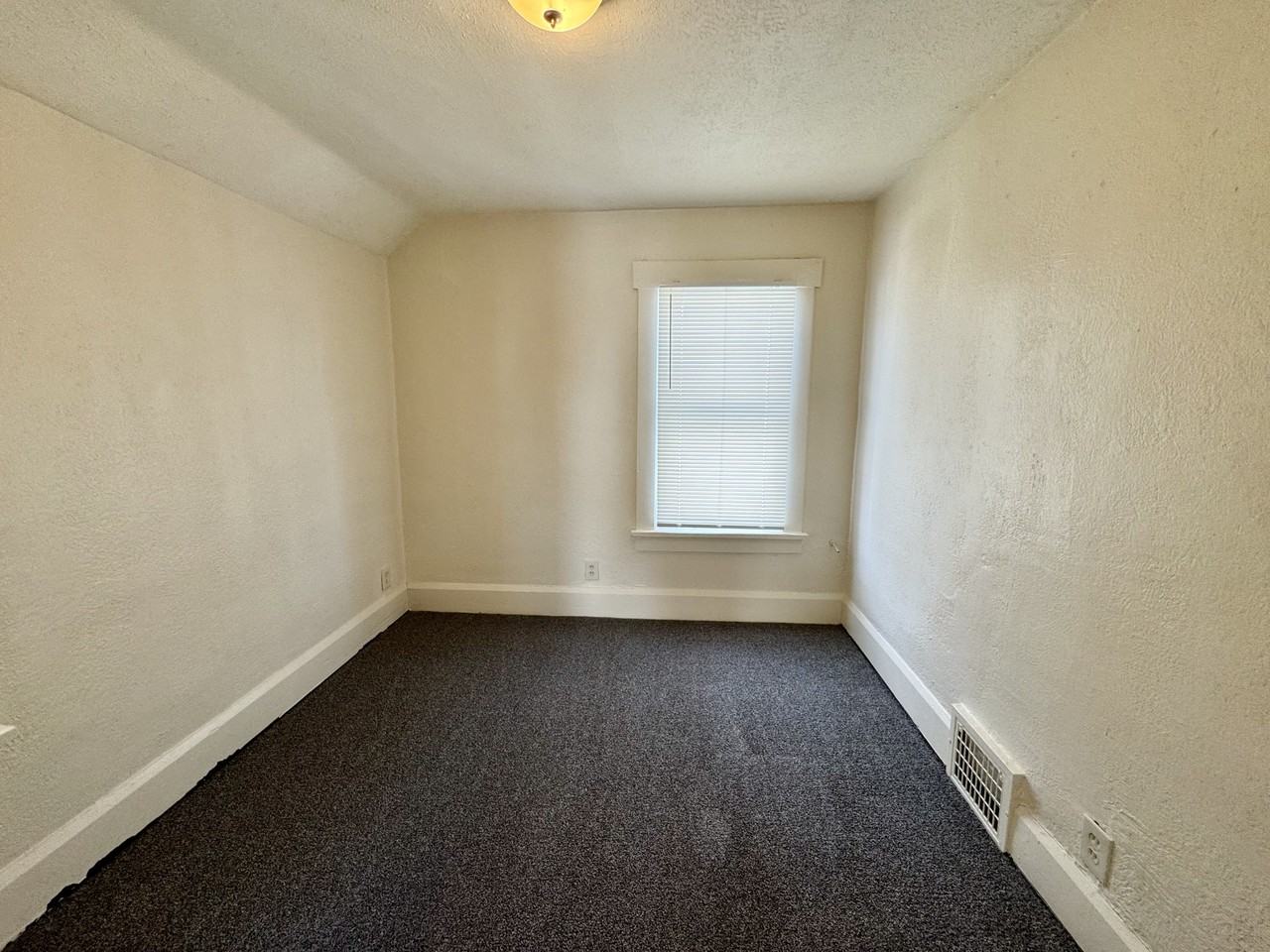 2619 Clyde Pl Sw #NA - Photo 6 of 9