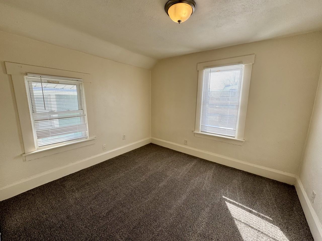 2619 Clyde Pl Sw #NA - Photo 7 of 9