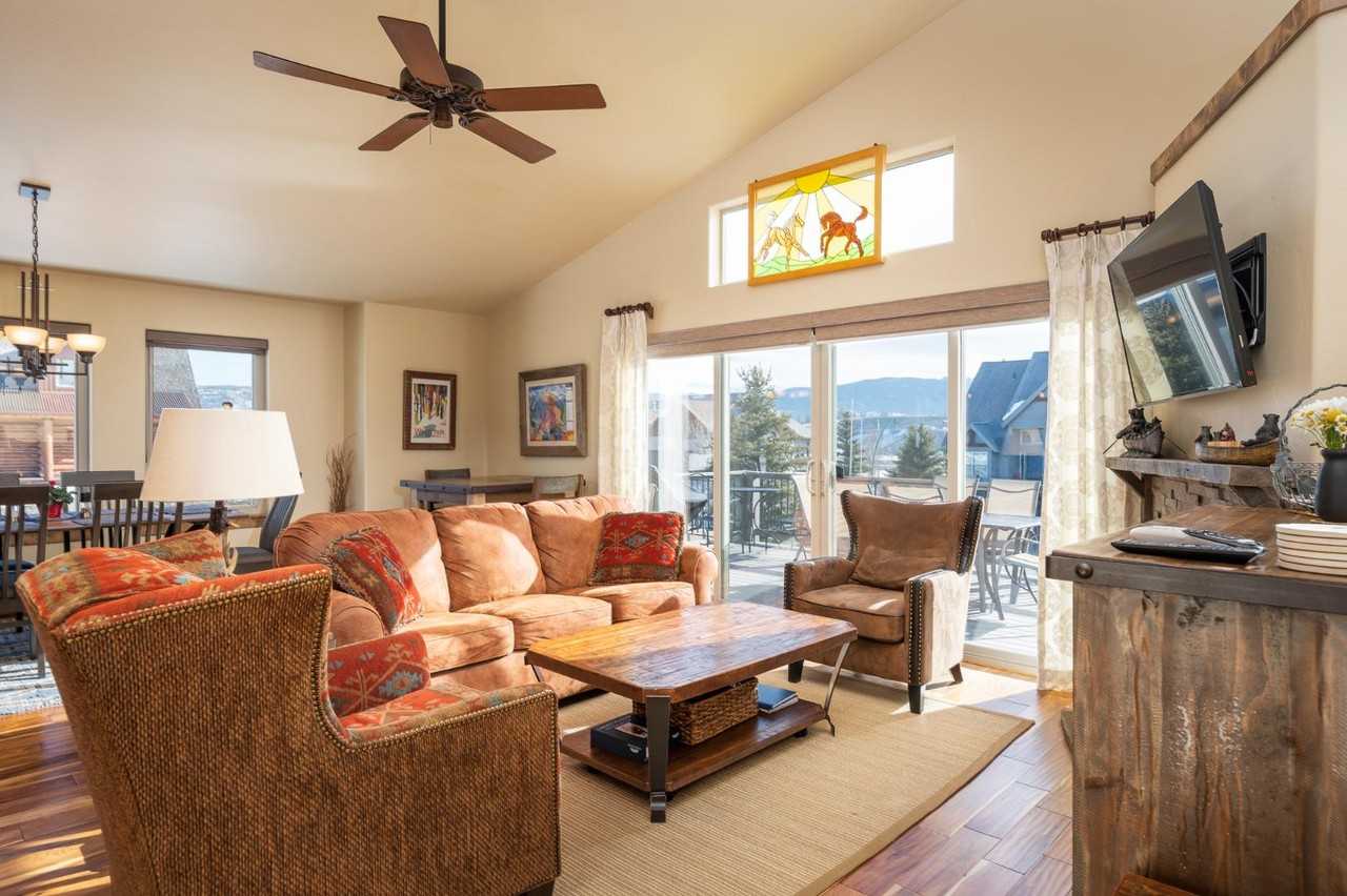 250 Bergamot Dr - Photo 2 of 18