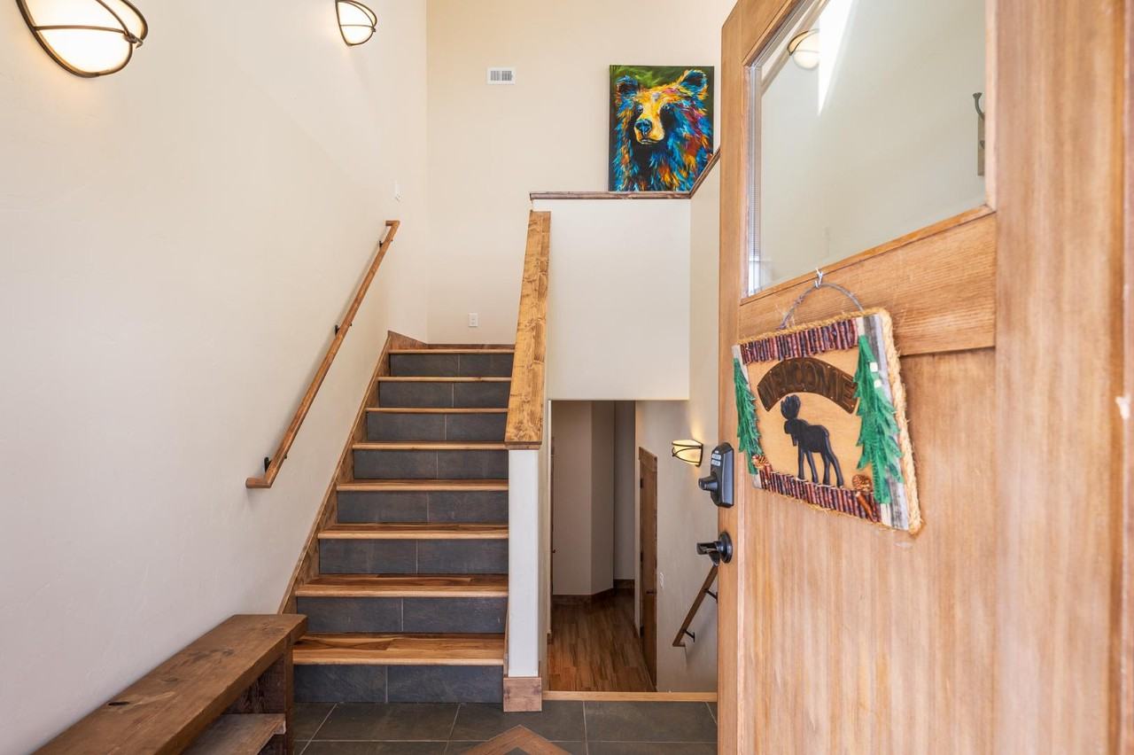 250 Bergamot Dr - Photo 4 of 18