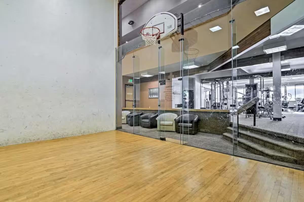 203 E Meadow Mile - Photo 5 of 13