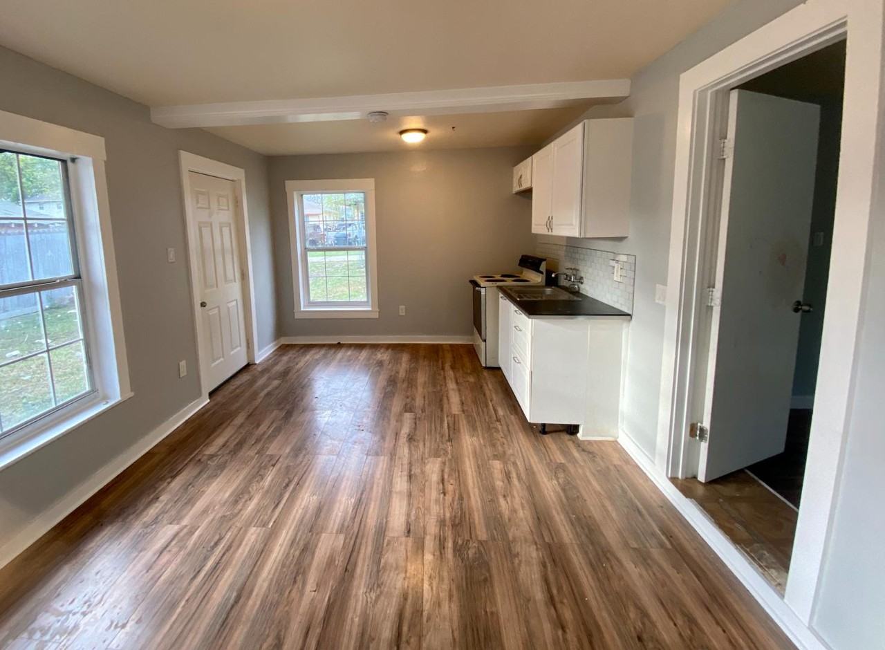 433 Kayton Ave - Photo 3 of 10