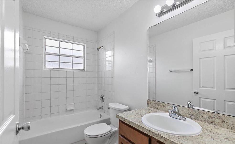 8034 Macinnes Dr E #NA - Photo 4 of 11