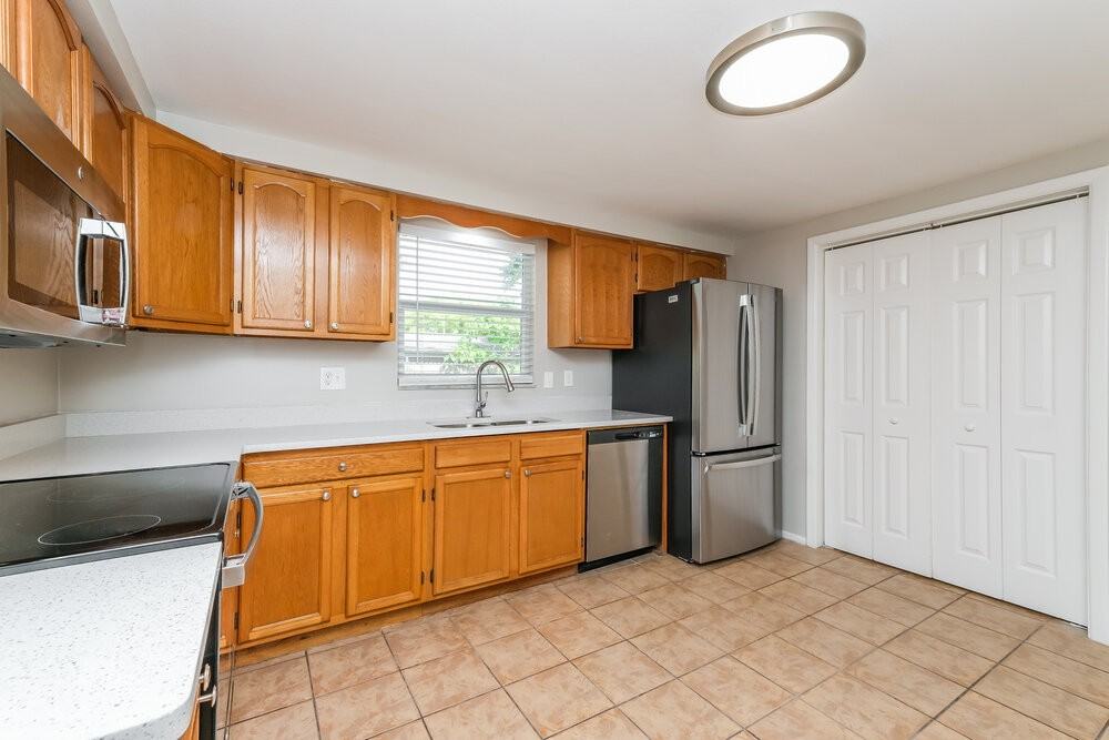 10933 Felsdale Ave - Photo 7 of 16