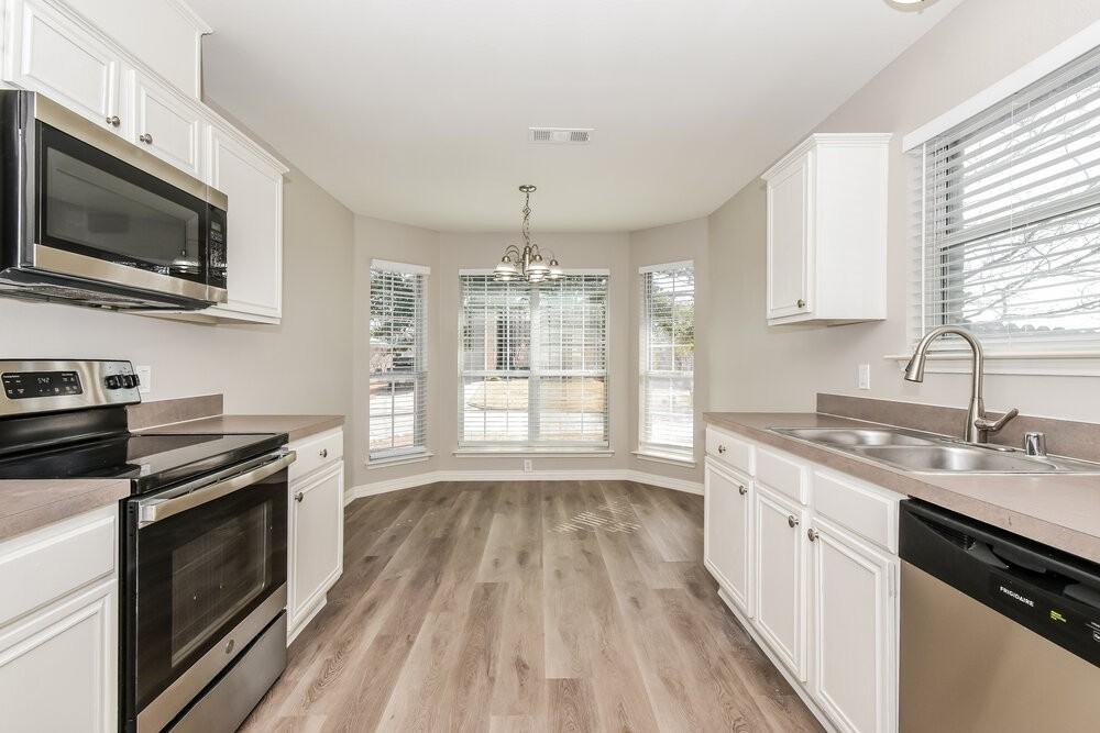 321 Rustic Grove Ln - Photo 7 of 17