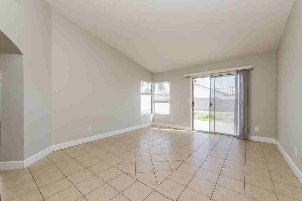 5004 Crystal Breeze Ln - Photo 3 of 14