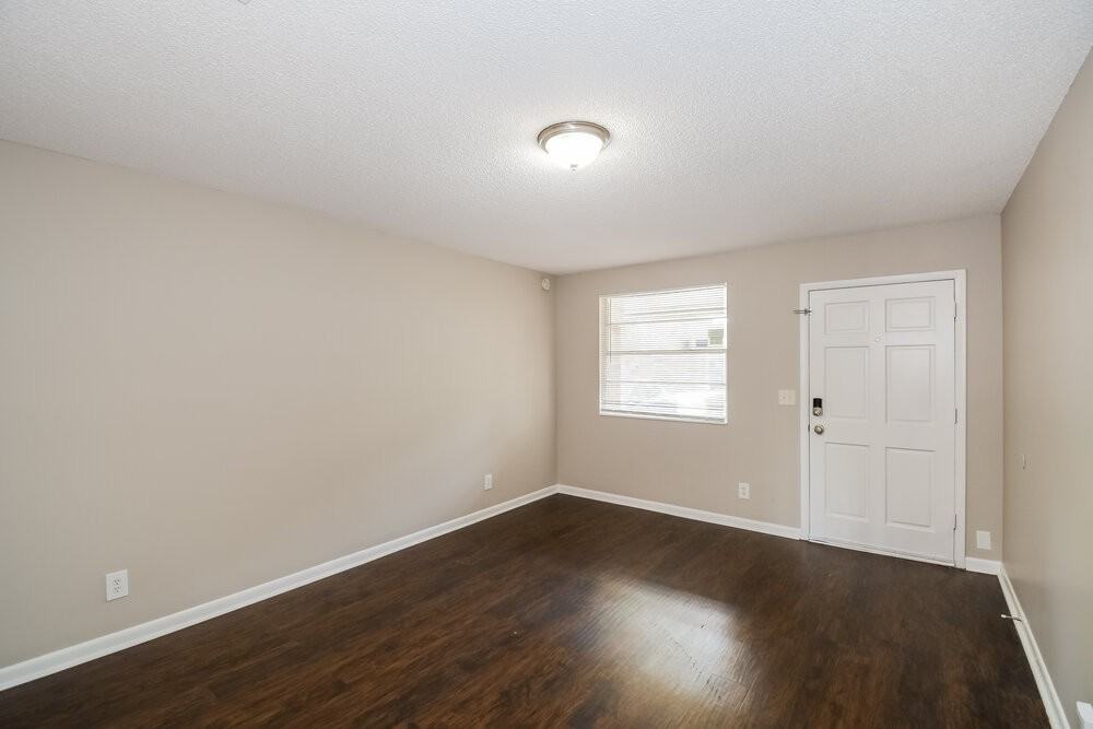 5038 Locksley Ave - Photo 5 of 16