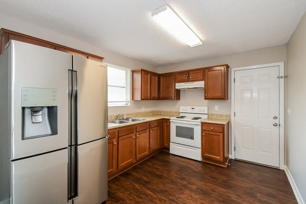 5038 Locksley Ave - Photo 7 of 16