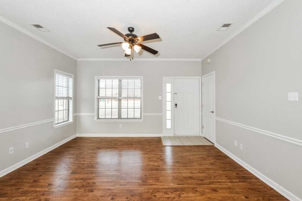 120 Penny Ln - Photo 6 of 17