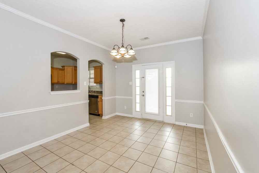 120 Penny Ln - Photo 7 of 17