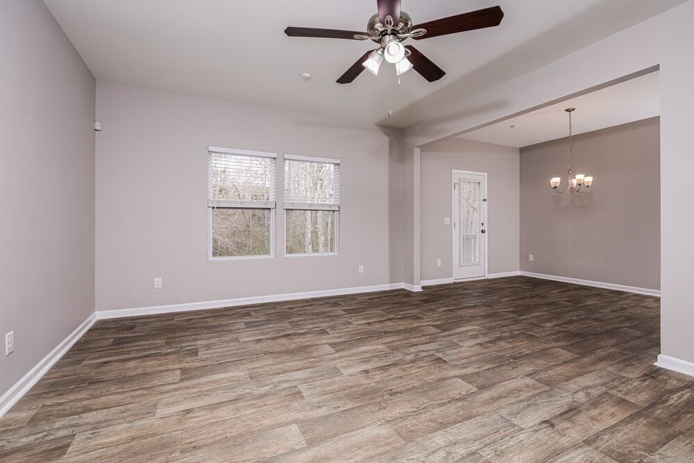 559 Green Willow Cir - Photo 4 of 17