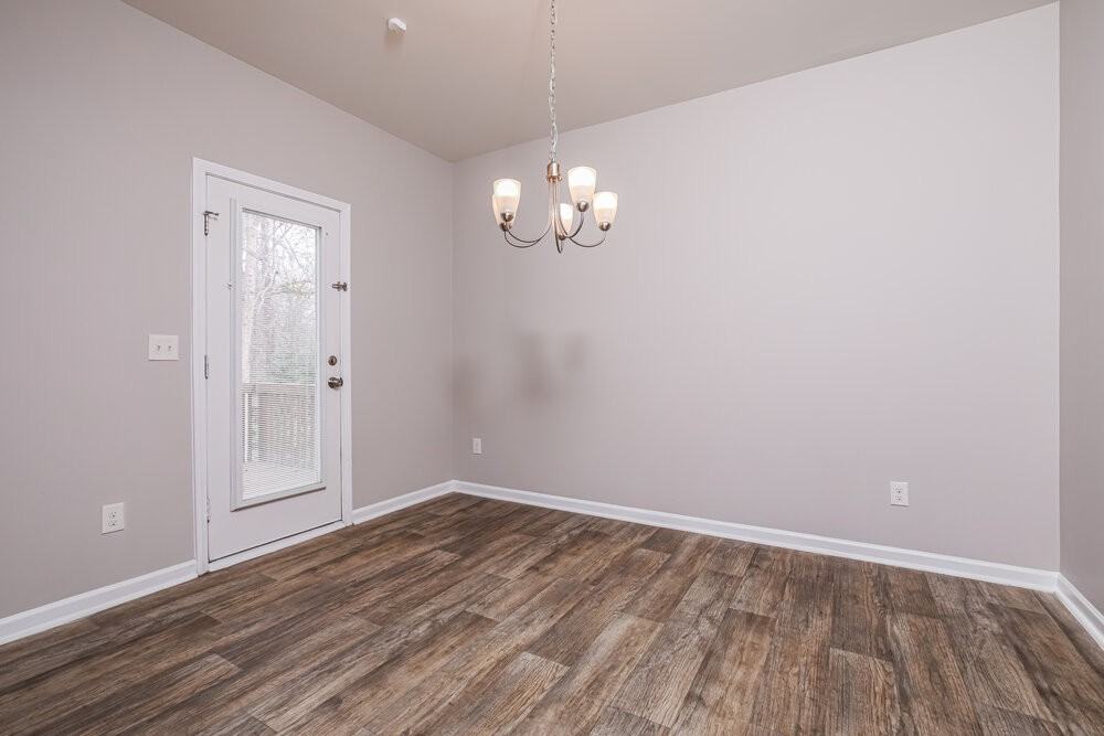 559 Green Willow Cir - Photo 6 of 17