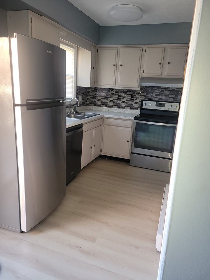 150 Springdale Ave #D3 - Photo 4 of 8
