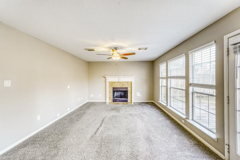 519 Holly Crest Dr - Photo 4 of 17