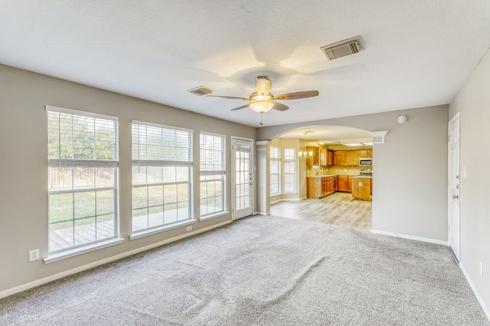 519 Holly Crest Dr - Photo 5 of 17