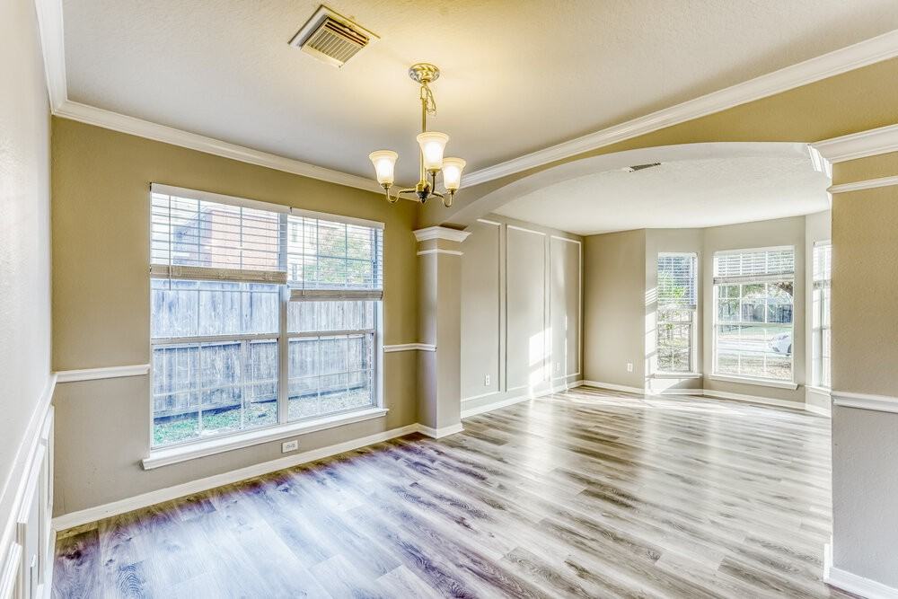 519 Holly Crest Dr - Photo 6 of 17