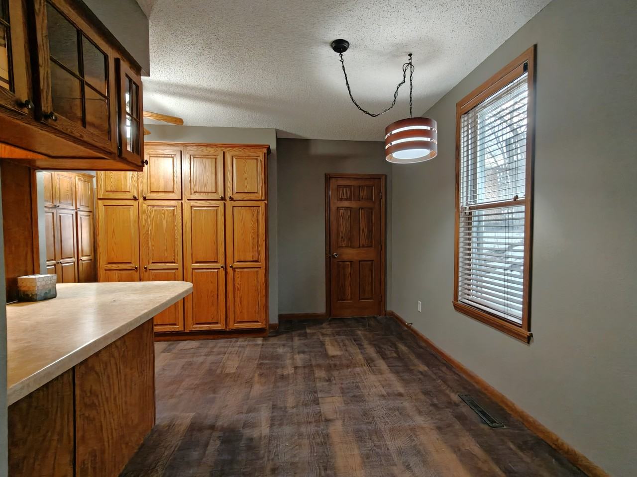 1011 E Grand Ave #NA - Photo 6 of 14