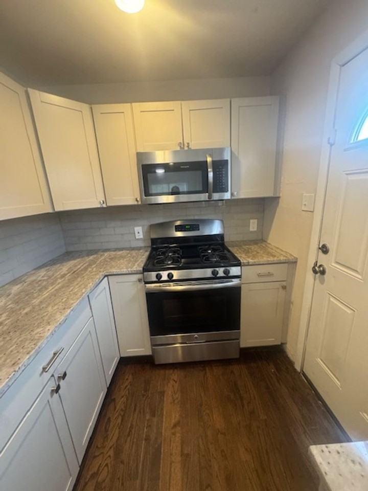 1186 Rosemary St - Photo 5 of 21