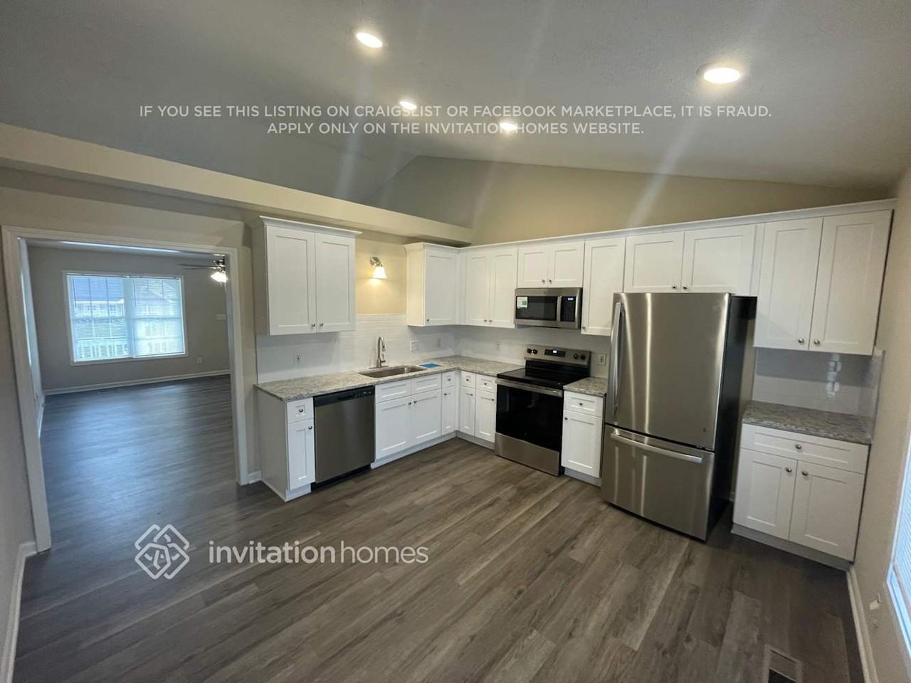 2101 Brantley Creek Dr - Photo 3 of 15