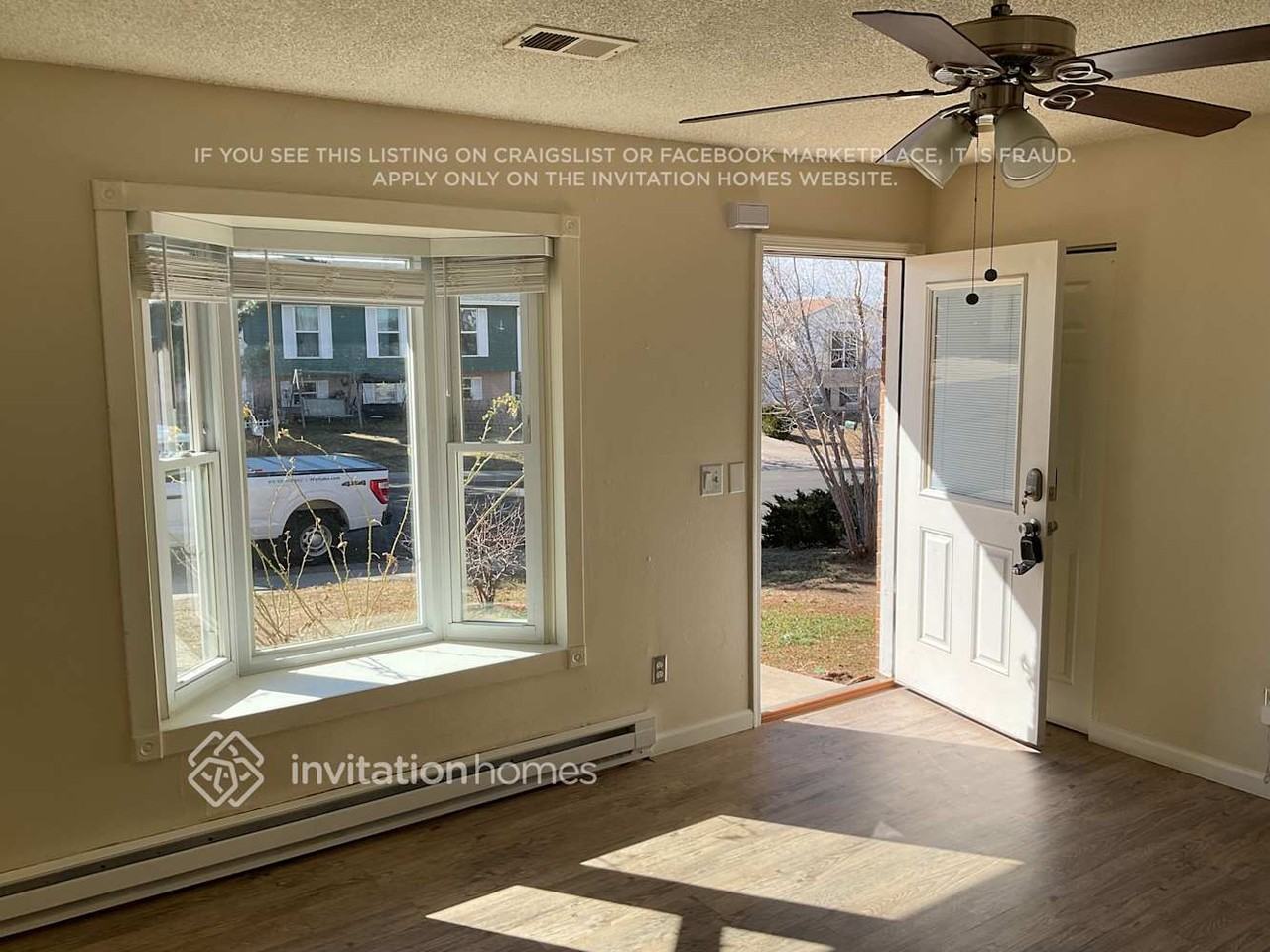 17859 E Hawaii Pl - Photo 3 of 11