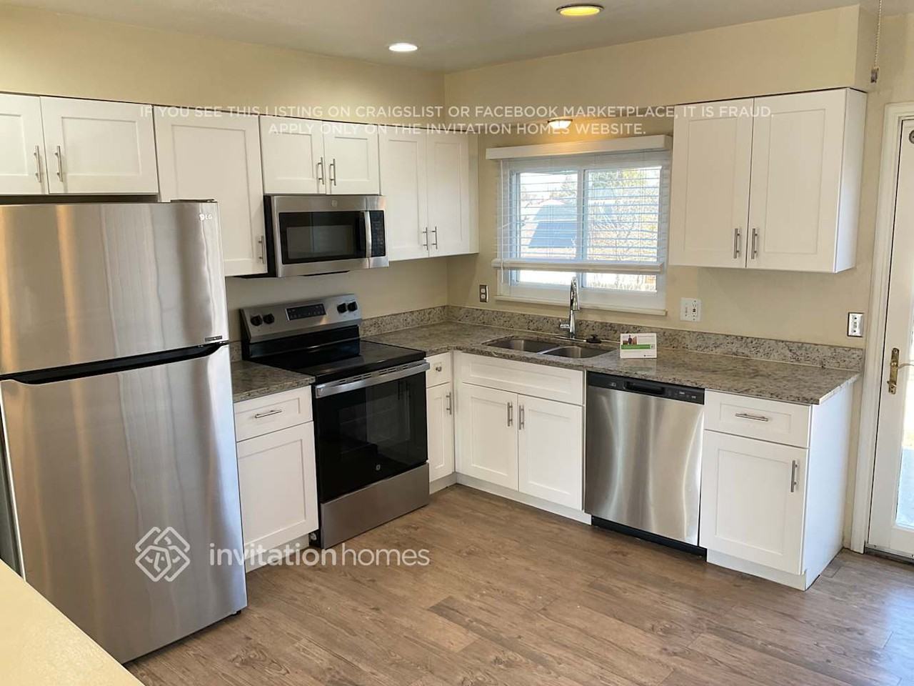 17859 E Hawaii Pl - Photo 5 of 11