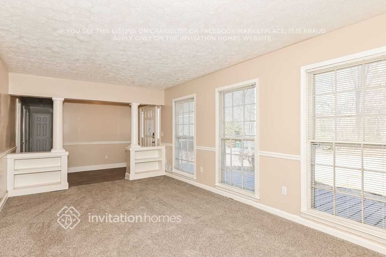 247 Sandra Dr Nw - Photo 3 of 17