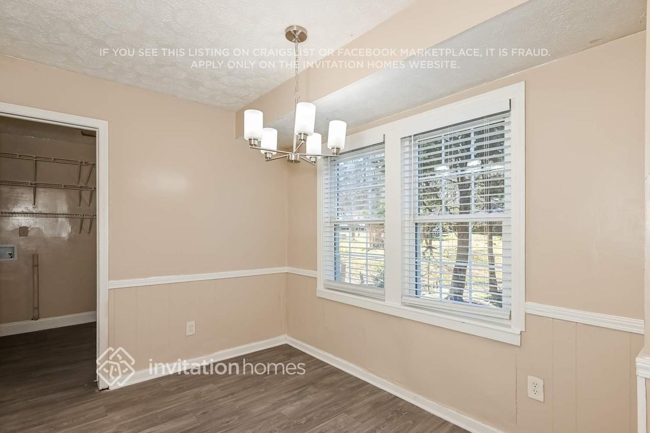 247 Sandra Dr Nw - Photo 4 of 17