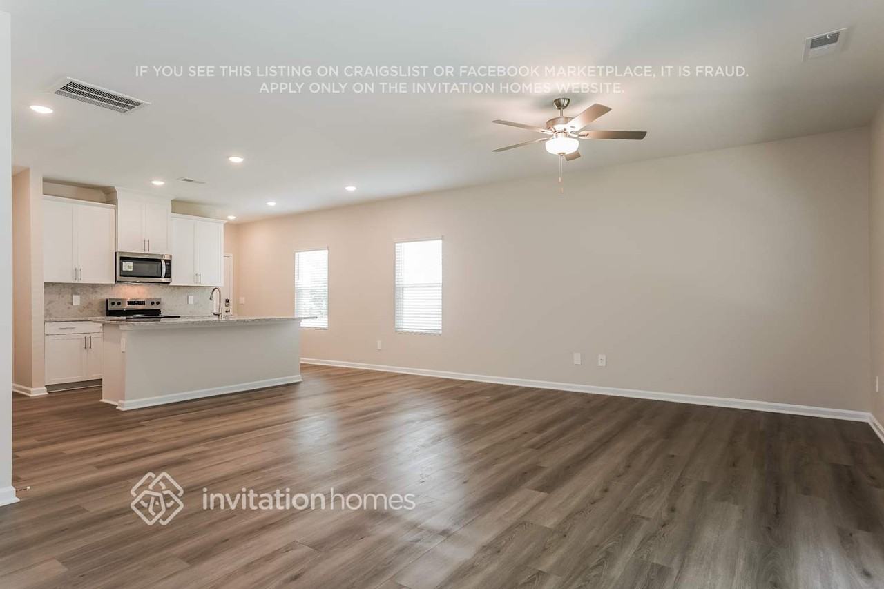 1811 Windsor Village Way - Photo 4 of 28